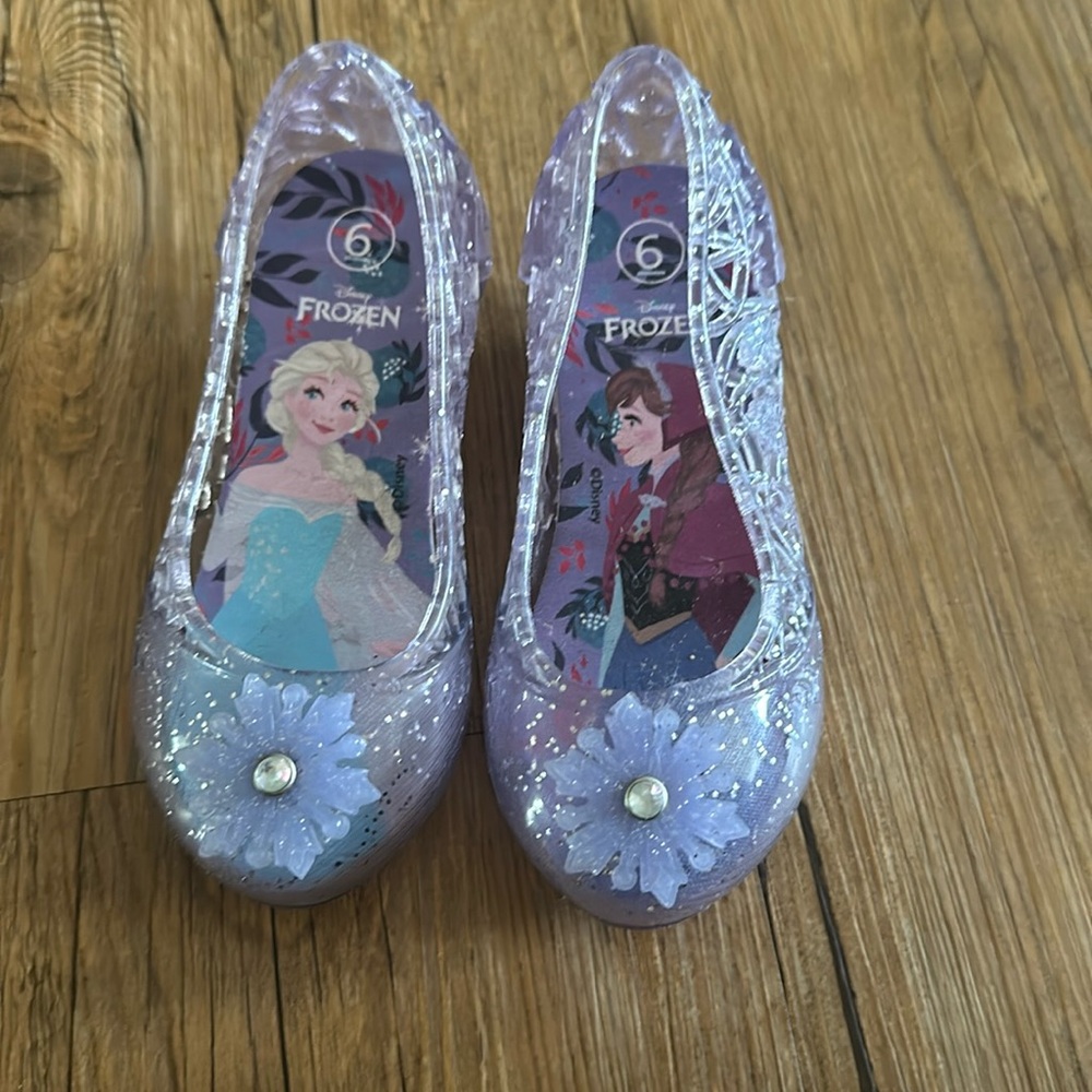 Disney frozen light up jellies size 6
